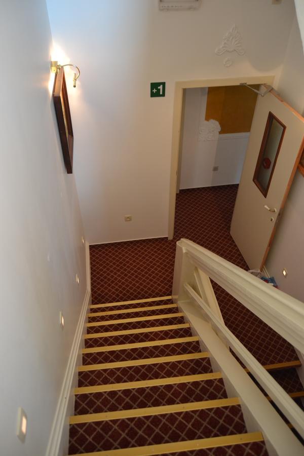 Hotel The Lord Гент Экстерьер фото